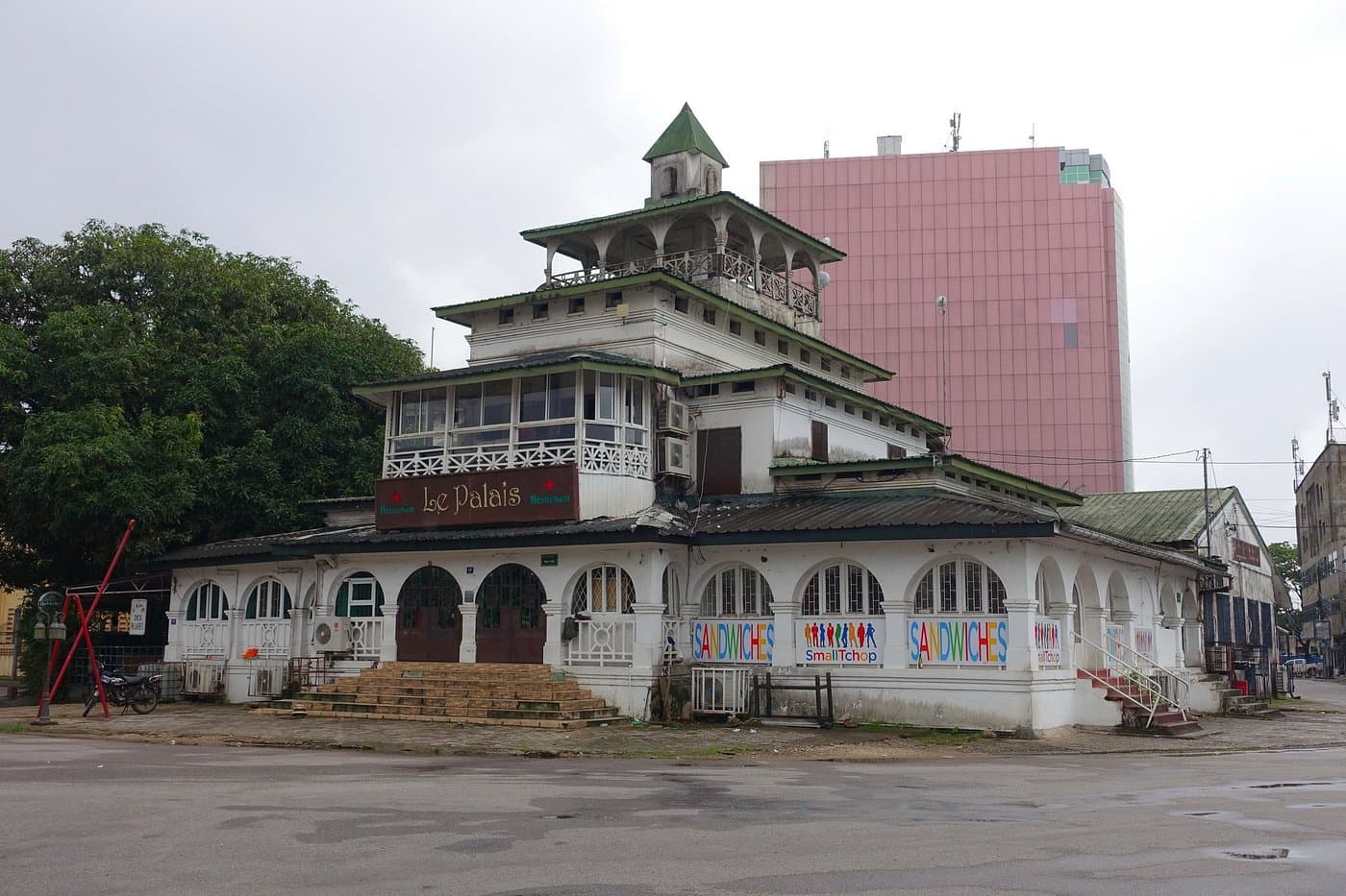 Douala Arts & Port District Tour photo 8